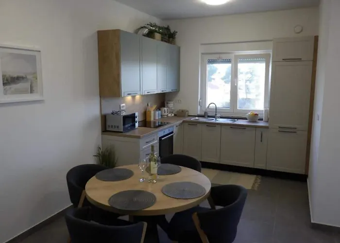 Cozy Bili - Two Bedroom Apartment *