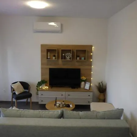 Cozy Bili - Two Bedroom Apartment Privlaka (Zadar)